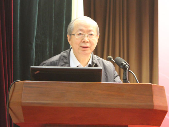 中國經(jīng)濟(jì)體制改革基金會(huì)彭森出席第二屆中國產(chǎn)業(yè)改革發(fā)展年會(huì)并演講